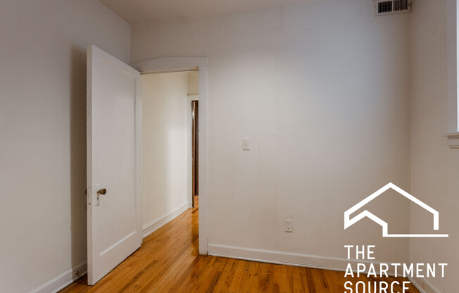 5038 N Wolcott Ave 1