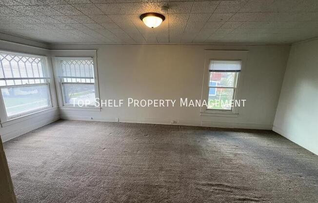 1438 9 ST