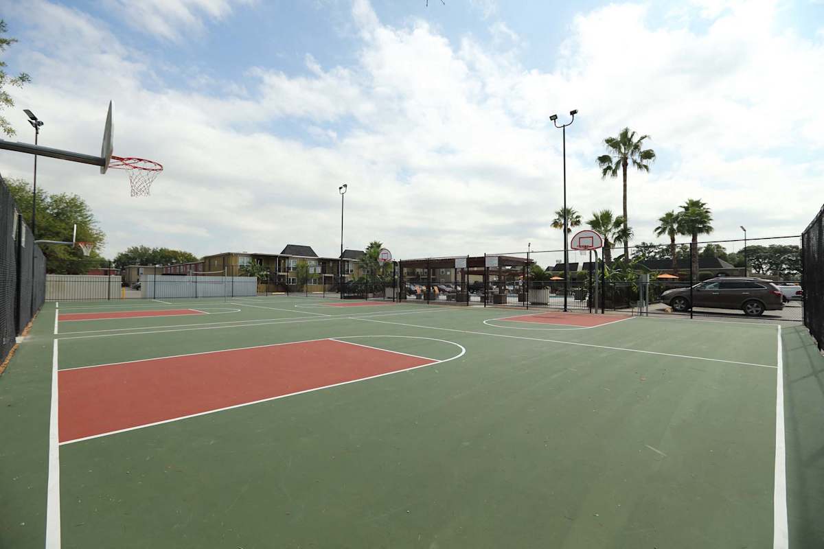 Willow Creek Apartment Homes in Southeast Houston, TX