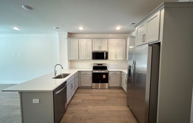 Brand New Townhome off Wire Rd, Close to Vet School and City Soccer Complex