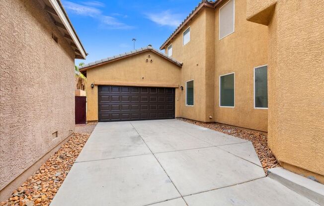 4 beds, 2.5 baths, $2,695