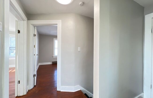 3 beds, 1 bath, $1,225