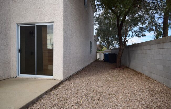 3 beds, 2.5 baths, $2,010