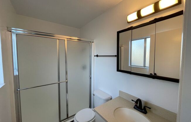 2 beds, 2 baths, 997 sqft, $2,600, Unit 090