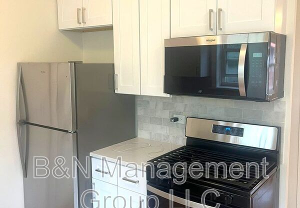 1065 W DAKIN