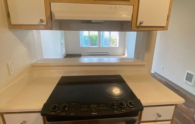 3 beds, 2 baths, 1,066 sqft, $1,900, Unit E215