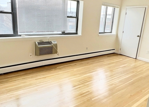 Studio, 1 bath, 999 sqft, $2,250, Unit 20