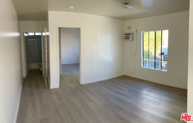 1 bed, 1 bath, 400 sqft, $1,450, Unit C