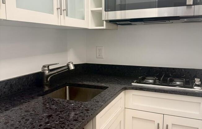 Studio, 1 bath, 300 sqft, $2,700, Unit 2D