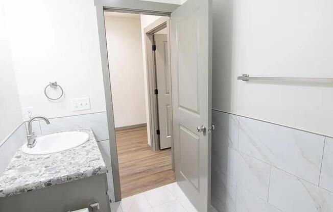 2 EMERALD CT