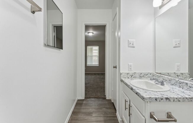 2 beds, 2 baths, 1,040 sqft, $1,200