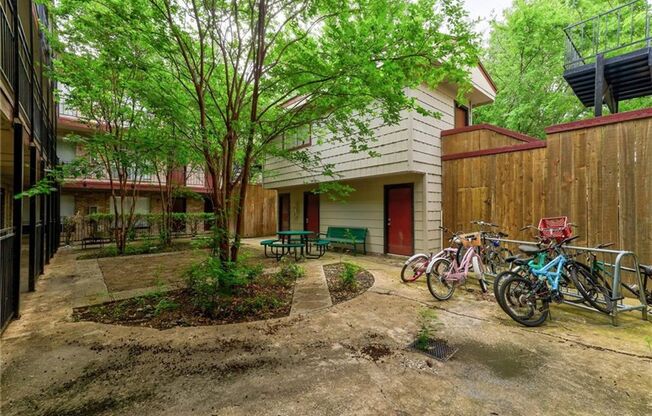 1 bed, 1 bath, $1,195, Unit #203