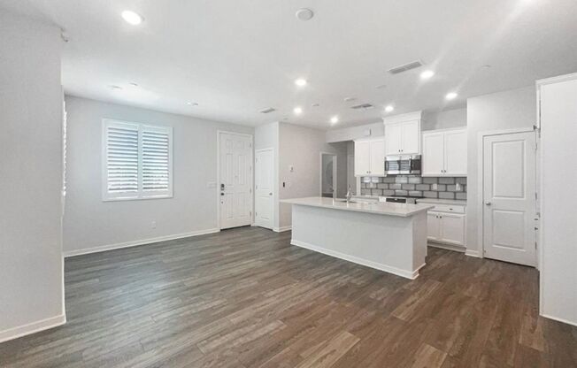 3 beds, 2.5 baths, $2,995, Unit # 65101