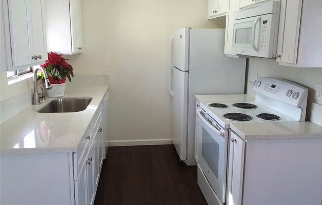14718 W MAGNOLIA BLVD