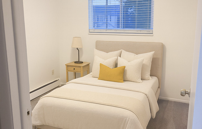 10665 W 7th Ave – Spacious 2 & 3 Bedroom Apartments Near Oak Street Light Rail!