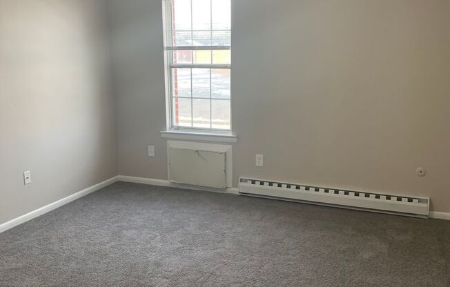 2 beds, 1 bath, 800 sqft, $1,695, Unit D - 33