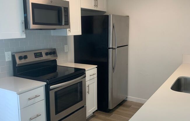 2 beds, 1.5 baths, $3,700, Unit 3958-C