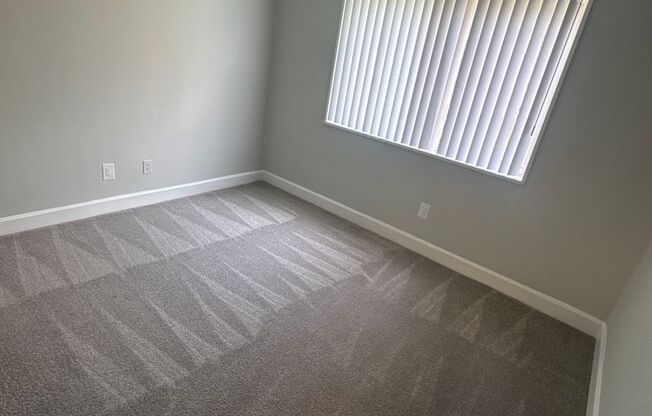 3 beds, 2 baths, 1,300 sqft, $2,400, Unit 3335 #102