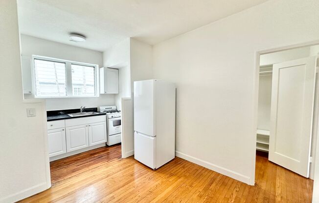 Studio, 1 bath, $1,750, Unit Unit 4