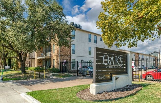 The Oaks at Live Oak