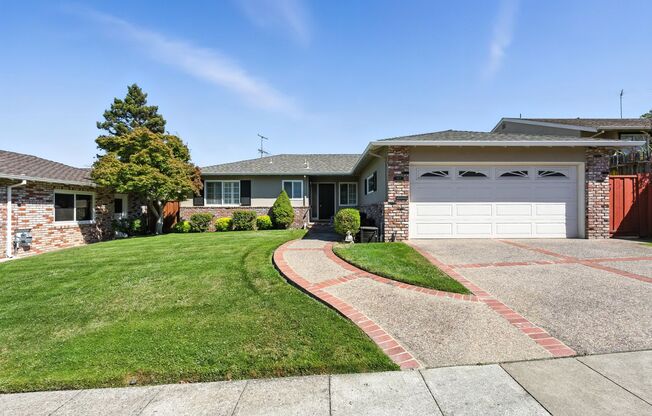 Spacious 2BD/2BA Home with Bonus Huge Room in San Mateo!