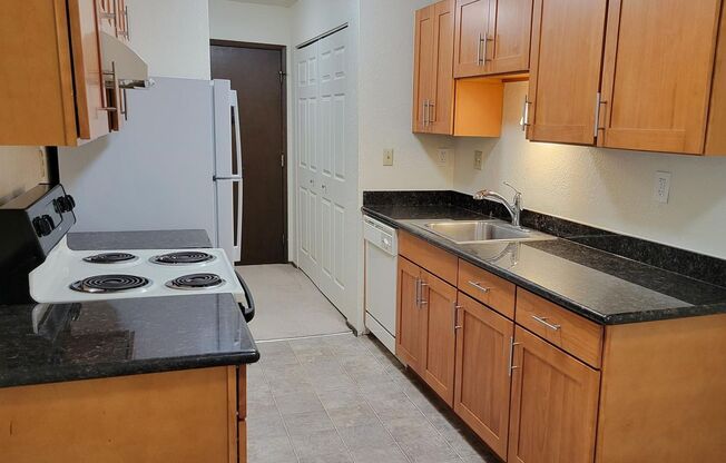 1 bed, 1 bath, 650 sqft, $1,650, Unit 38