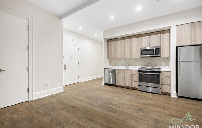 2 beds, 1 bath, $6,200, Unit 4K