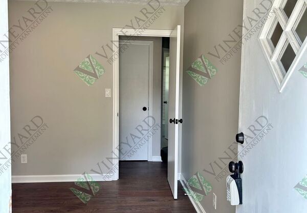 993 WALNUT CIR SW