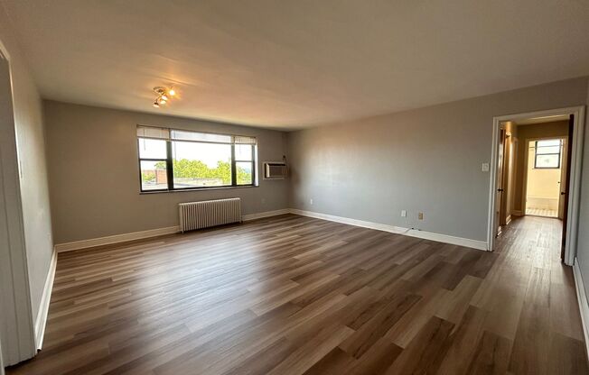 2 beds, 1 bath, 800 sqft, $1,720, Unit 6230 Fifth Ave. #320D