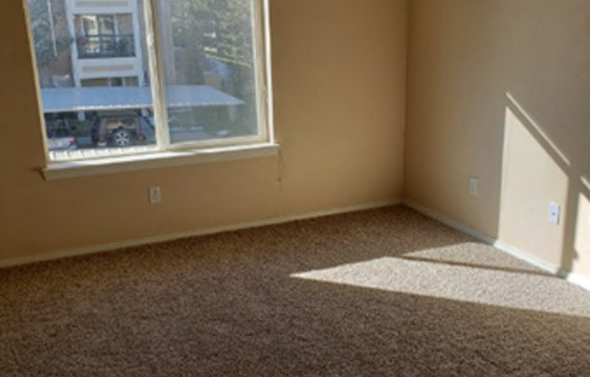 2 Bedroom condo in desirable Powers Corridor area!