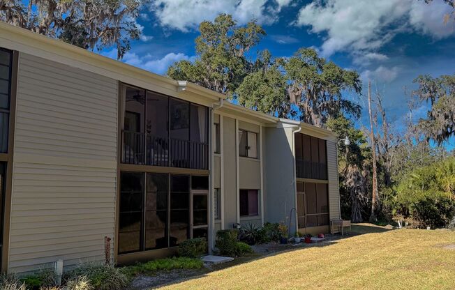 Fully Furnished 2 Bedroom , 2 Bathroom 2nd Floor Condo.