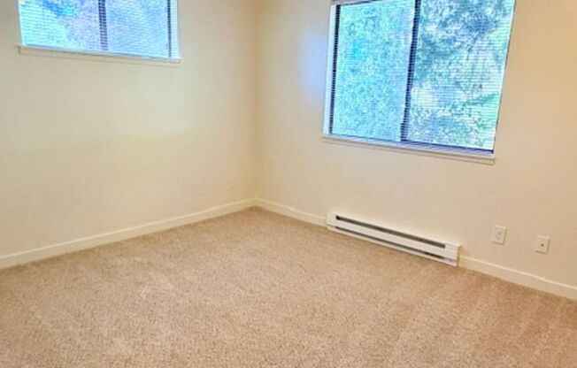2 beds, 1 bath, 830 sqft, $2,000, Unit D103
