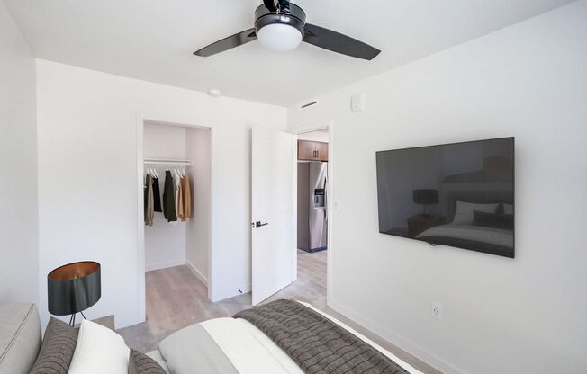 3 beds, 2 baths, 975 sqft, $3,795, Unit 4820-4