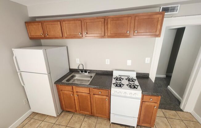 1 bed, 1 bath, 500 sqft, $850, Unit 2