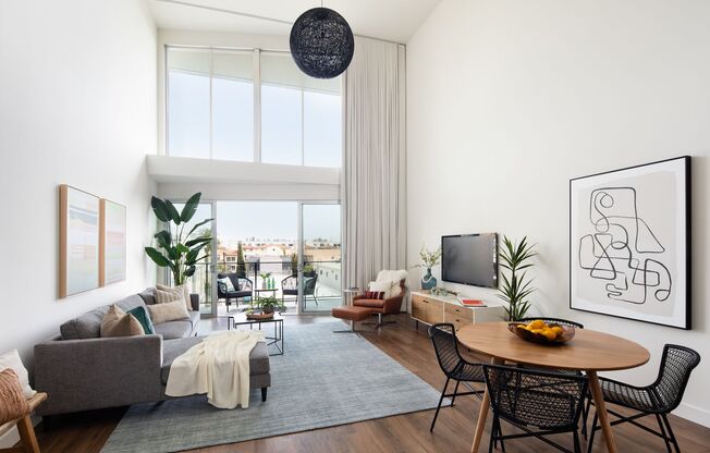 733 N Hudson Ave Apt 203