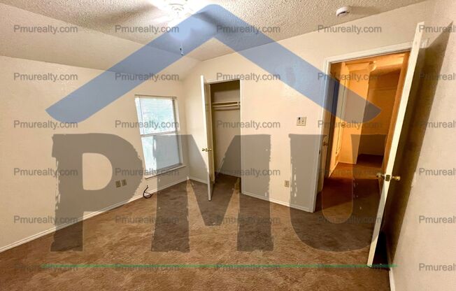 AVAILABLE NOW!!! Great Area!!  Off Pleasant Ridge close to Walnut Creek. 3 Bed 2.5 Bath 2 Car Garage, 2 Storey