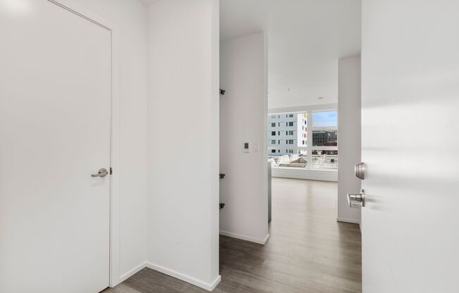 Studio, 1 bath, 387 sqft, $1,350, Unit 302