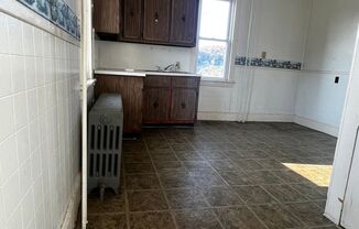 4 beds, 1 bath, $800, Unit 1111