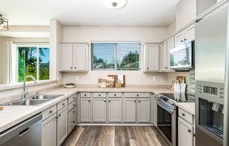 BOTHELL 2 BED, 2 BATH CORNER CONDO FOR RENT AVAILABLE NOW!