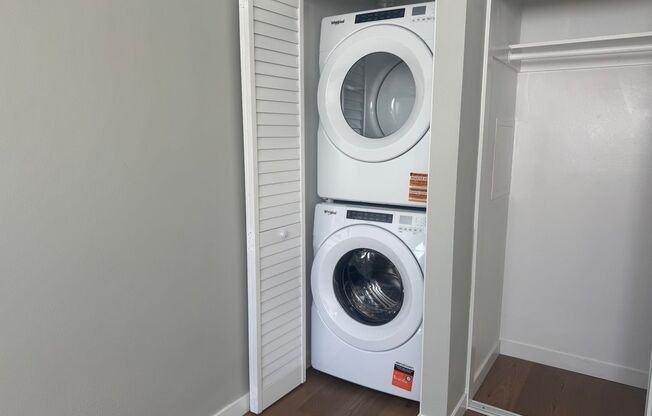 2 beds, 2 baths, 1,000 sqft, $2,960, Unit A23