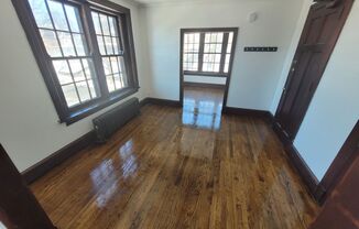 2 beds, 1 bath, $1,050, Unit 1534-6