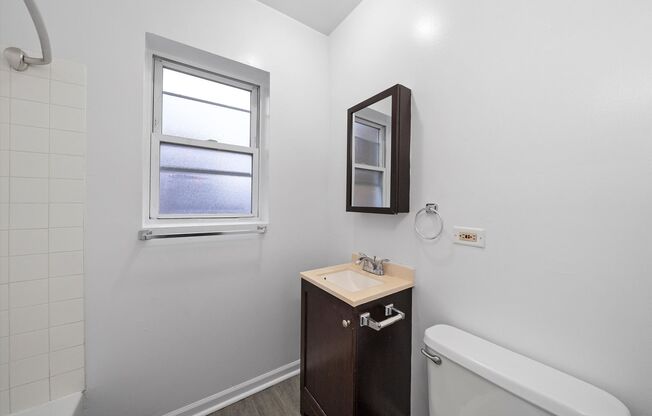 Studio, 1 bath, 321 sqft, $1,295, Unit 4H