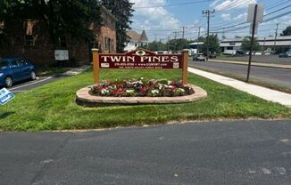 Twin Pines 3-065