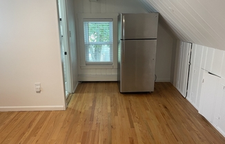 3 beds, 1 bath, 1,004 sqft, $2,700, Unit 2