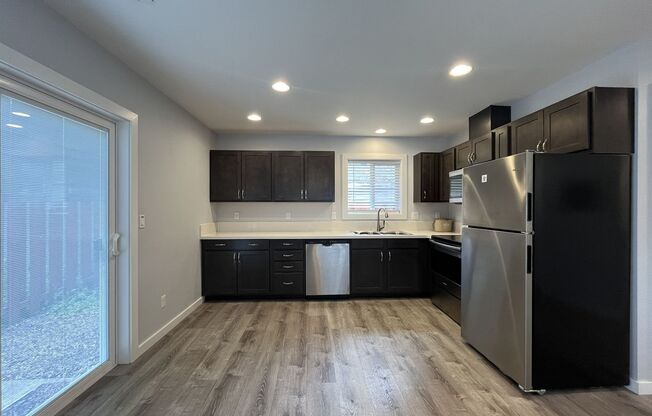Modern Kerns 2BD ADU - Walk to Portland's Best Dining, Coffee and Nightlife