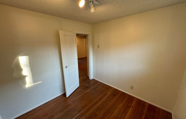 3 beds, 1 bath, $2,100