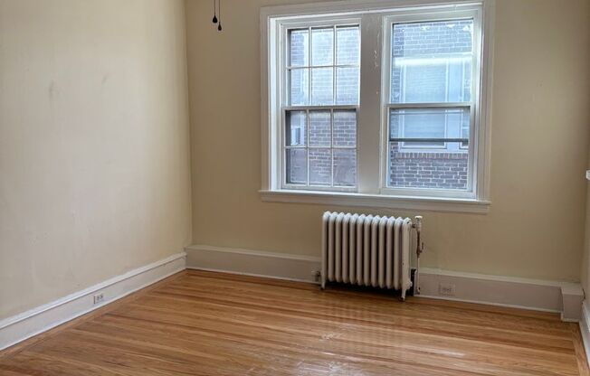 3 beds, 1 bath, 1,425 sqft, $1,495, Unit 4815-D1