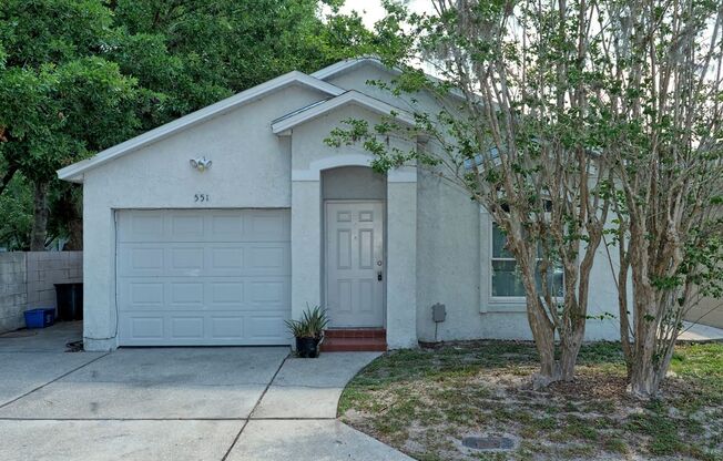 Spacious 3 Bedroom 2 Bath home with 1 car garage available now in Altamonte Springs! $100 off first months rent