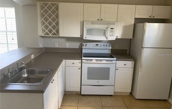 1 bed, 1.5 baths, $1,595