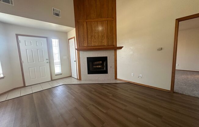 UNIQUE 3 Bedroom 2 Bathroom Home In Moore